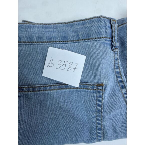 NWOT Pretty Little Thing High Waist Denim Lightweight Shorts Size 8 Blue - Picture 7 of 7